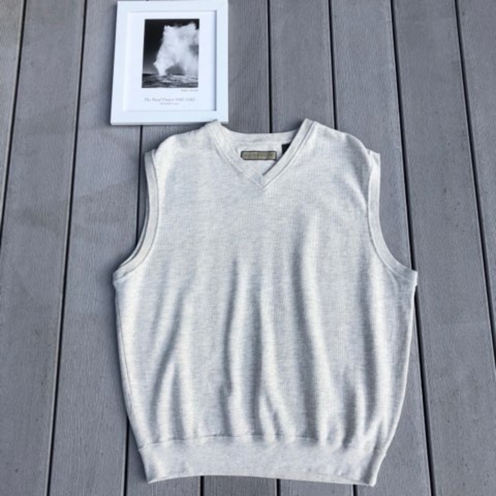 NATURALIFE V-neck cotton vest, size L.